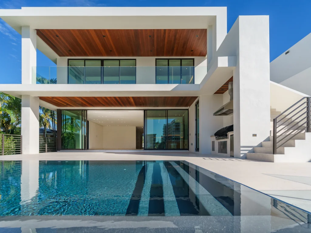 Villa rénovée et valorisée avec piscine