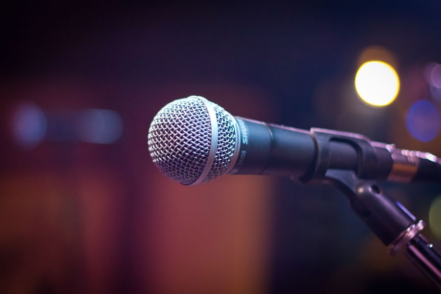 Microphone sur pied